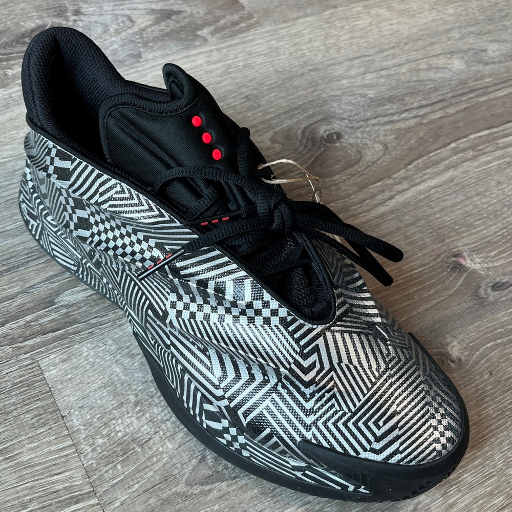 NEW *SINGLE SHOE* Adidas Crazy Energy+ Basketball Sneaker Silver Black Men 9